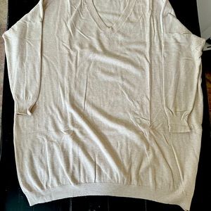 Lulus woman’s oversized sweater